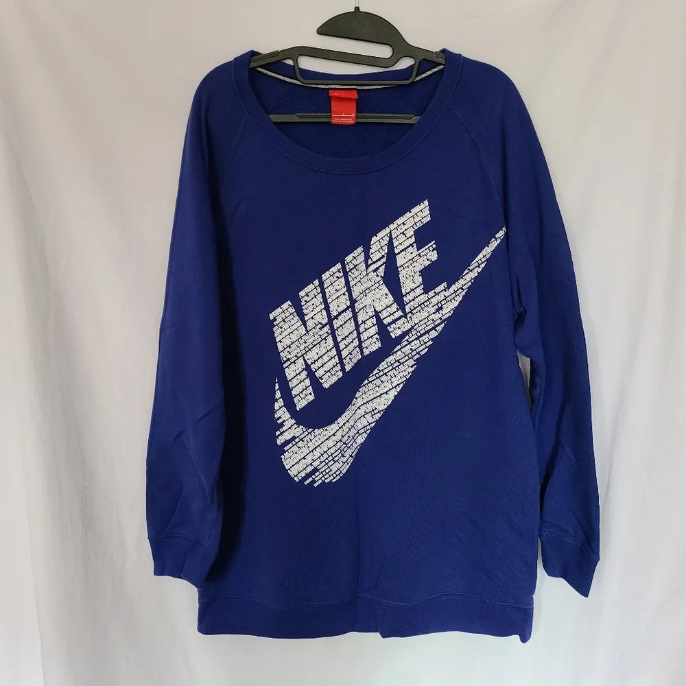 Nike Women's Swooch Logo Crew Neck Oversized Casual Athleisure Sweater  Large